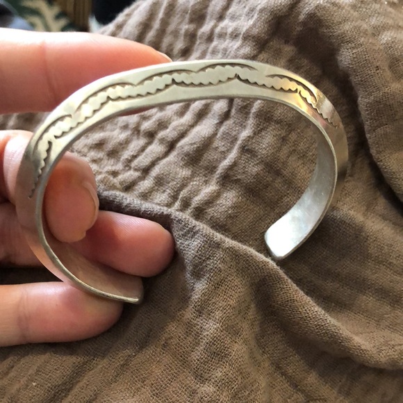 Gorgeous vintage sterling silver cuff bracelet - Picture 3 of 11